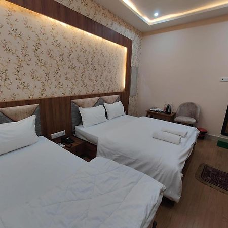 Hotel Mangal Murti バラナシ エクステリア 写真