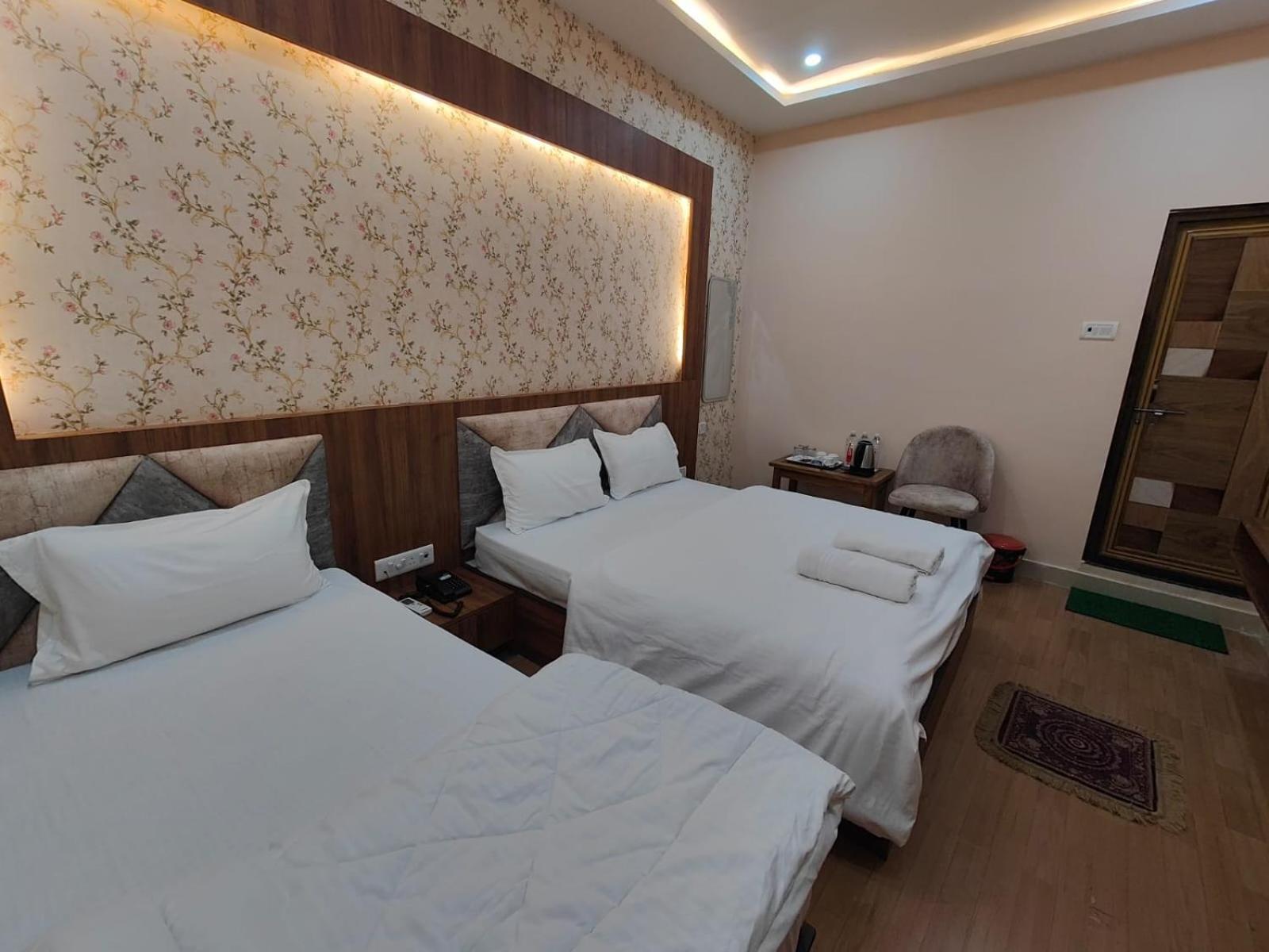 Hotel Mangal Murti バラナシ エクステリア 写真