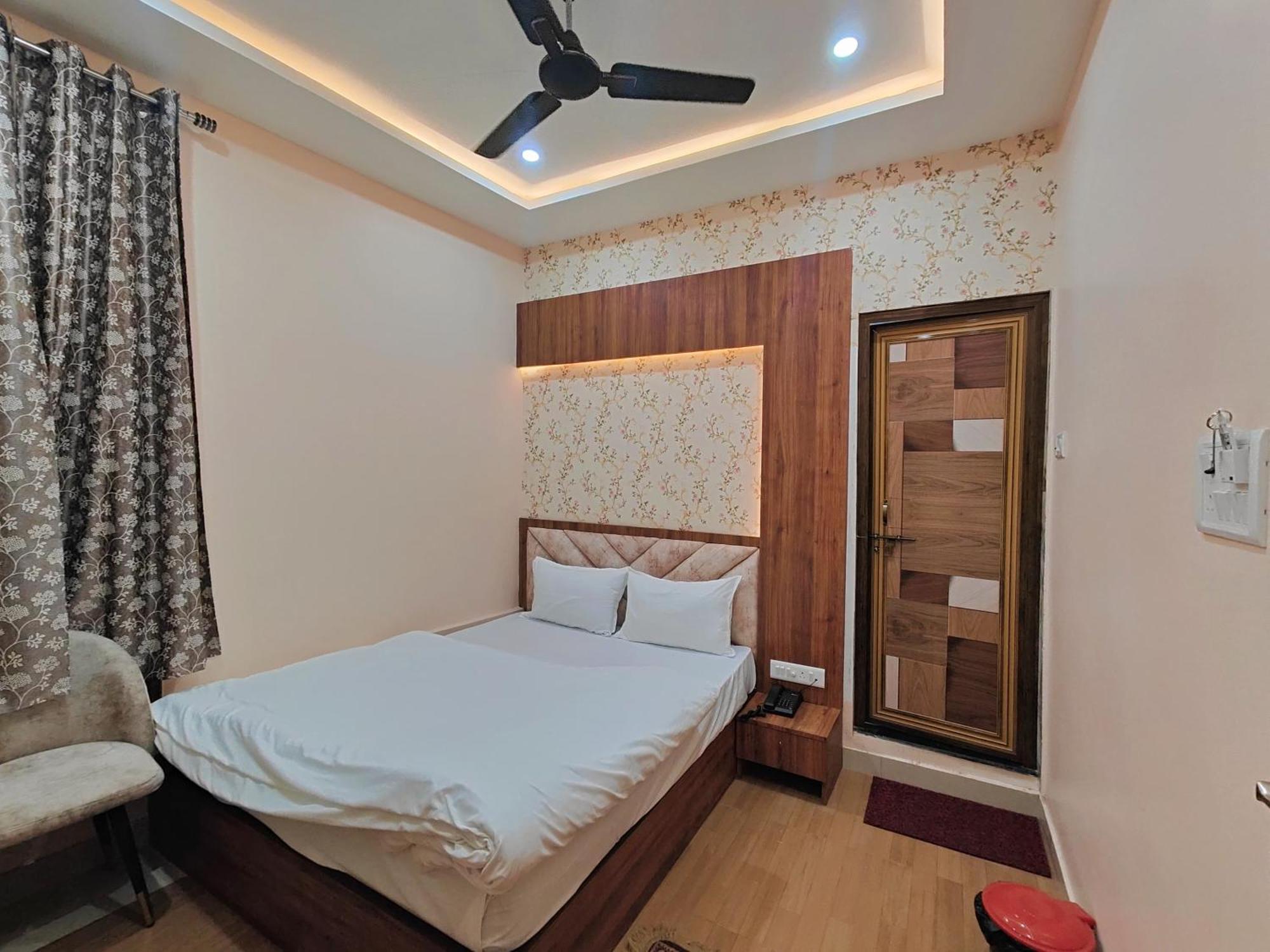 Hotel Mangal Murti バラナシ エクステリア 写真