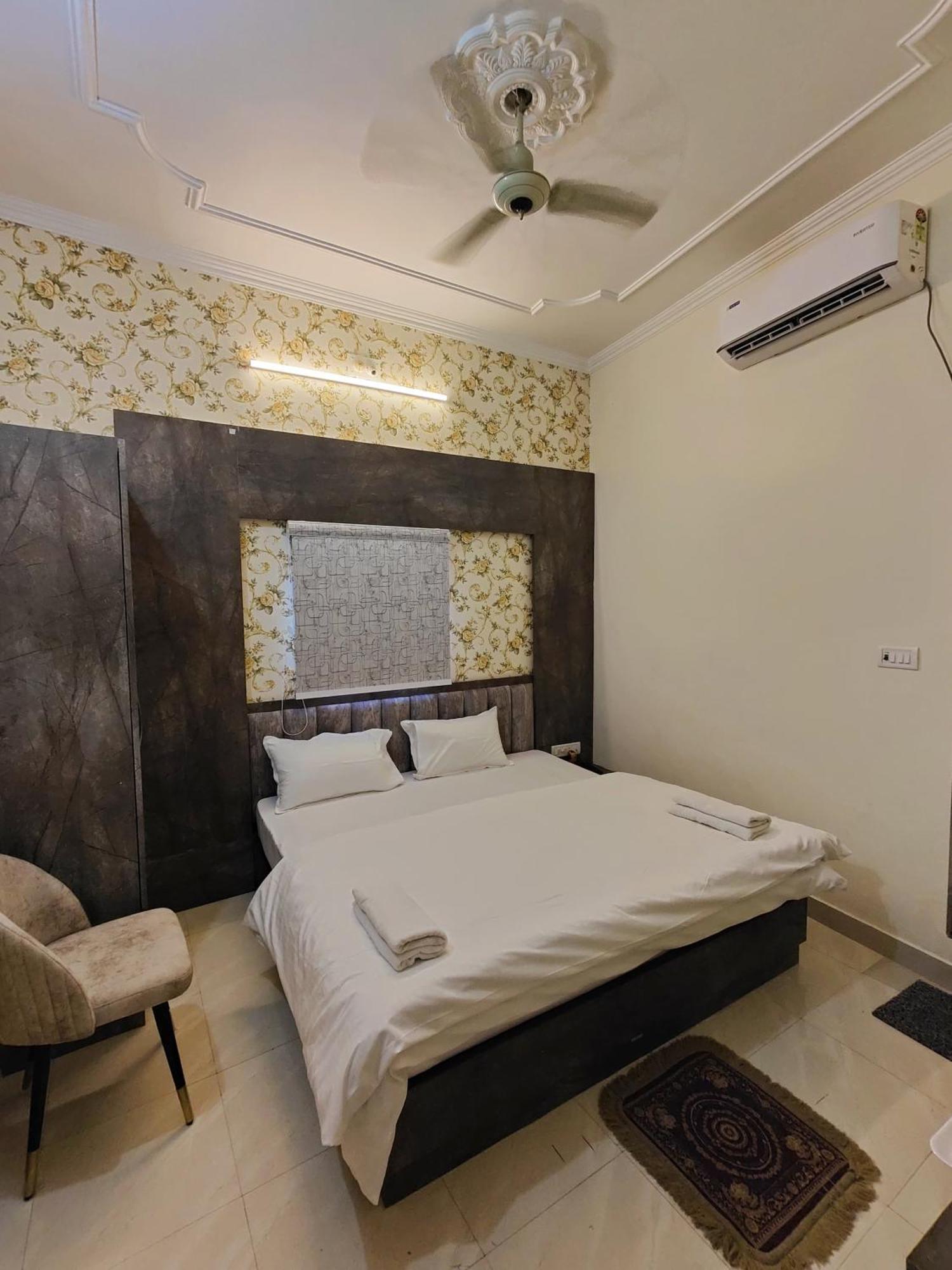 Hotel Mangal Murti バラナシ エクステリア 写真